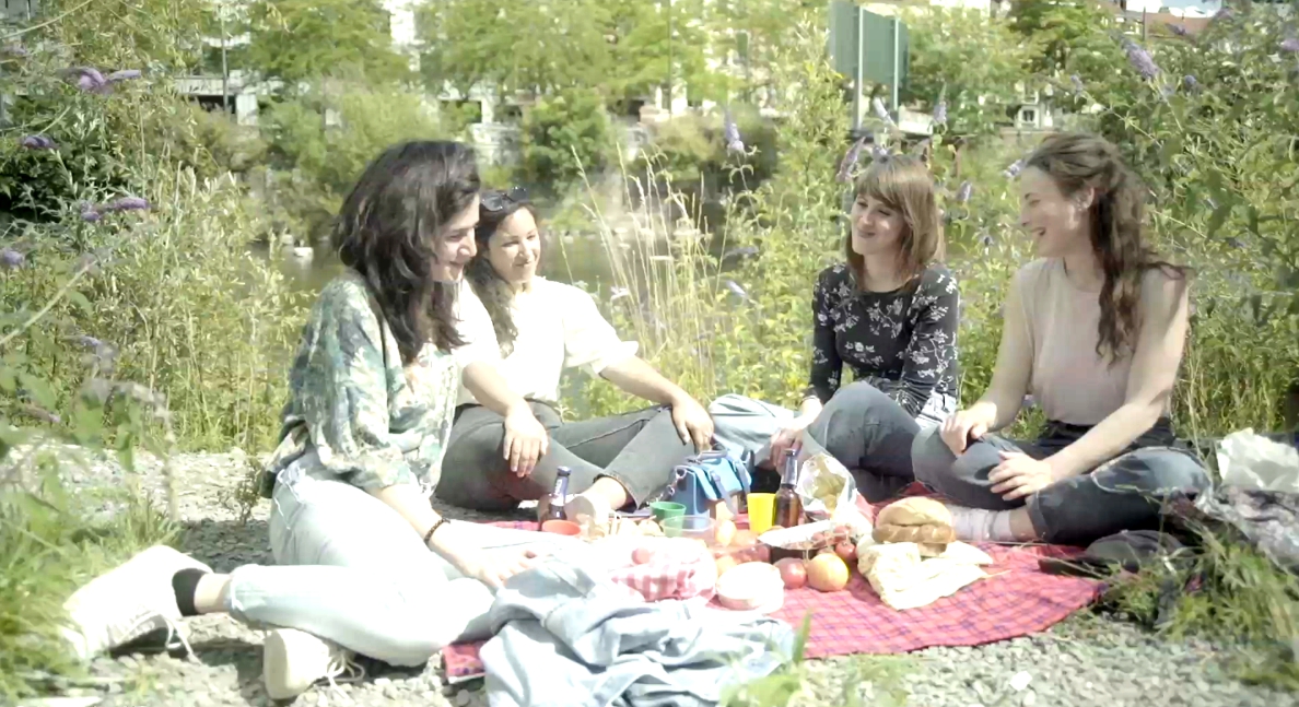 DES BAGNOLES ET DES ARBRES ref